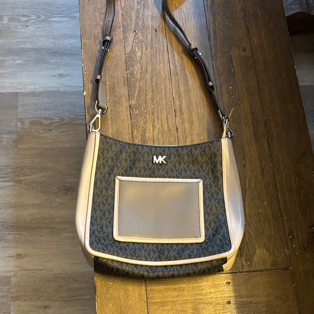 Michael Kors Black and Cream Shoulder Bag